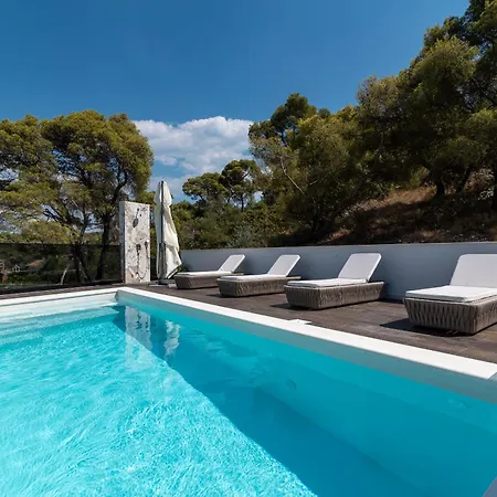 Luxury Hills *