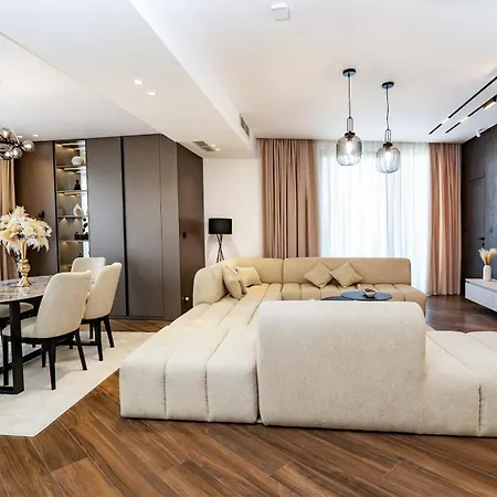 Luxury Hills *