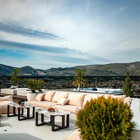 Luxury Hills