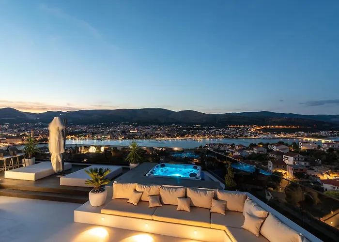 Luxury Hills * Traù