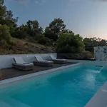 Luxury Hills *