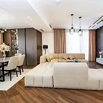 Luxury Hills *