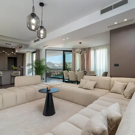 Luxury Hills 트로기르