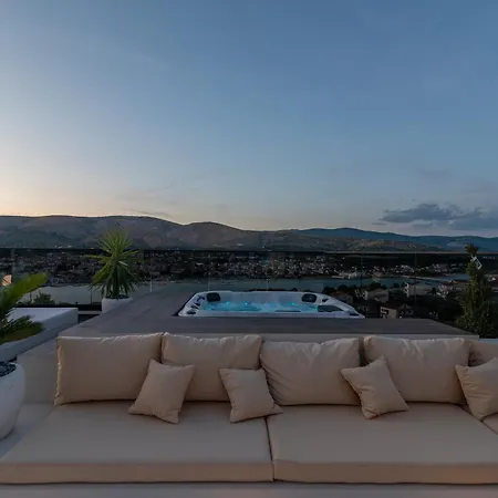 빌라 Luxury Hills *