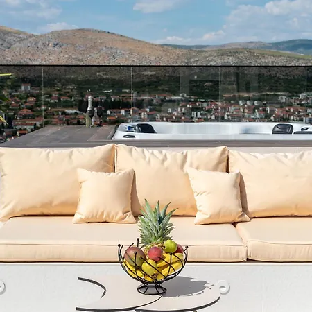 Luxury Hills 빌라