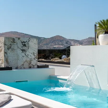 Luxury Hills ヴィラ