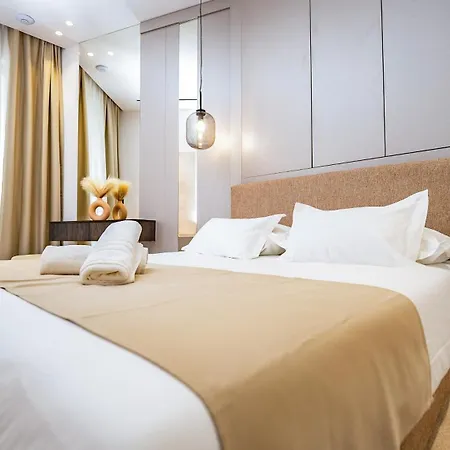 Luxury Hills ヴィラ *