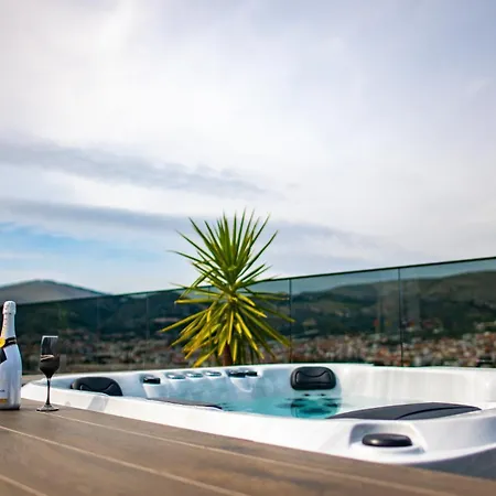 Вилла Luxury Hills Трогир