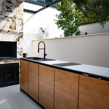 Luxury Hills ヴィラ *