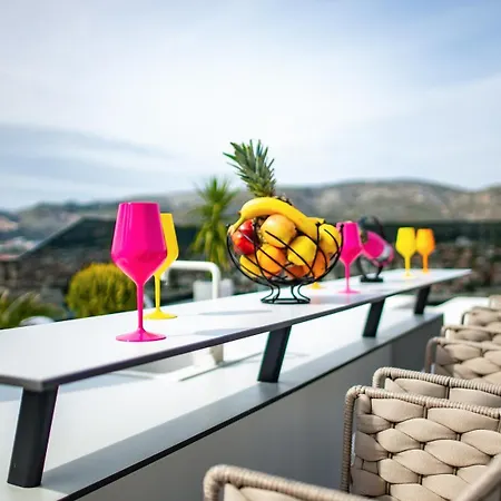 Luxury Hills * トロギール