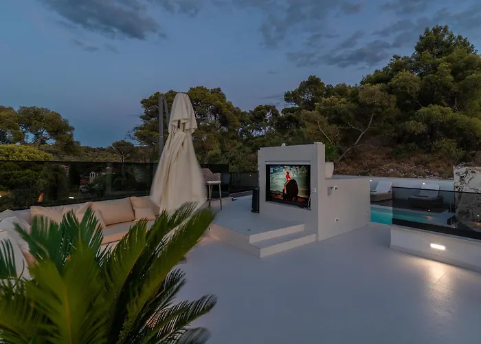 Luxury Hills Villa *