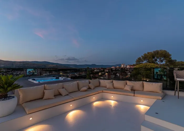 Luxury Hills