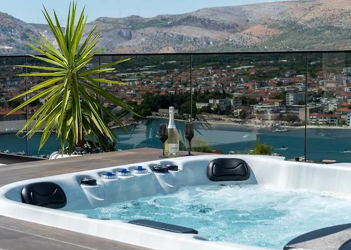 Luxury Hills *