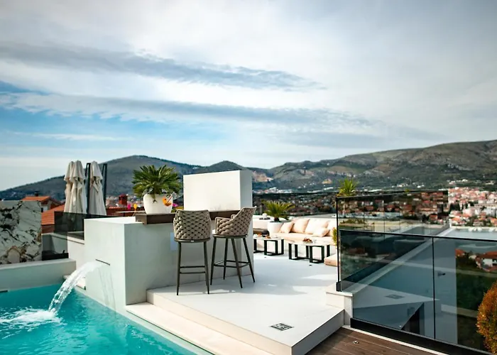 Luxury Hills Villa