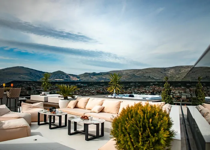 Luxury Hills